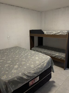 5 bedrooms, iron/ironing board, WiFi