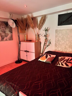 1 bedroom, iron/ironing board, WiFi, bed sheets
