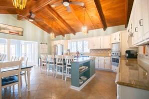 ميكروويف، فرن، موقد طهي مسطح، غسالة أطباق