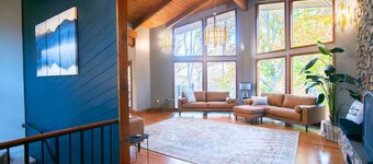 Smith Mountain Lake Luxury Oasis - 4-Bedroom Waterfront Getaway - Hot Tub!