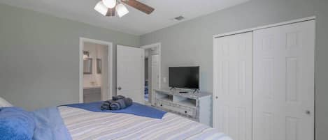 2 bedrooms, in-room safe, iron/ironing board, WiFi