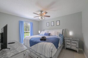 2 bedrooms, in-room safe, iron/ironing board, WiFi - *New Min to Beaches*Mins To HCA Hospital*King Bed* (Fort Pierce)