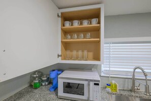 Unclassified image, 3 of 39, button - *New Min to Beaches*Mins To HCA Hospital*King Bed* (Fort Pierce)