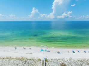 Beach - Romance Awaits in Paradise / Outdoor Movie Theatre / 2-bed condo in Pensacola (Pensacola Beach)