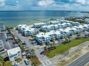 Exterior - Romance Awaits in Paradise / Outdoor Movie Theatre / 2-bed condo in Pensacola (Pensacola Beach)