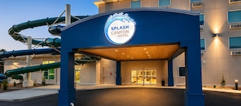 Splash Canyon Hotel
