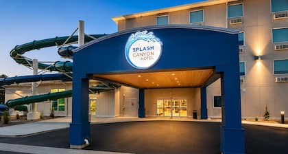 Splash Canyon Hotel