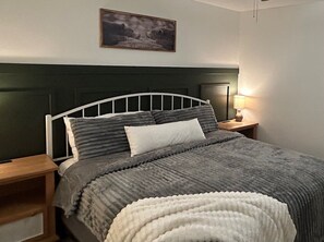 1 bedroom, iron/ironing board, Internet, bed sheets