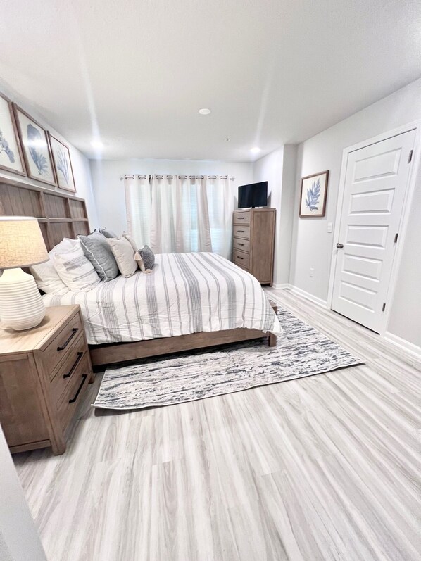 3 bedrooms, WiFi, bed sheets, wheelchair access
