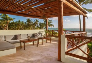 Villa Deluxe, 5 chambres, climatisation, vue plage | Terrasse/Patio