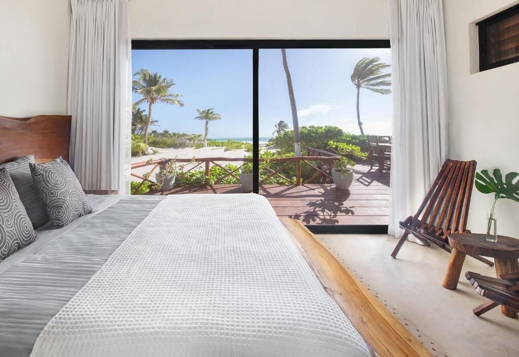 华丽别墅, 5 间卧室, 空调, 海滩景观 | 客房内保险箱、笔记本电脑工作区、遮光窗帘、熨斗/熨板