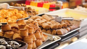 Daily buffet breakfast for a fee