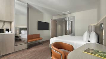 Hypo-allergenic bedding, minibar, in-room safe, desk