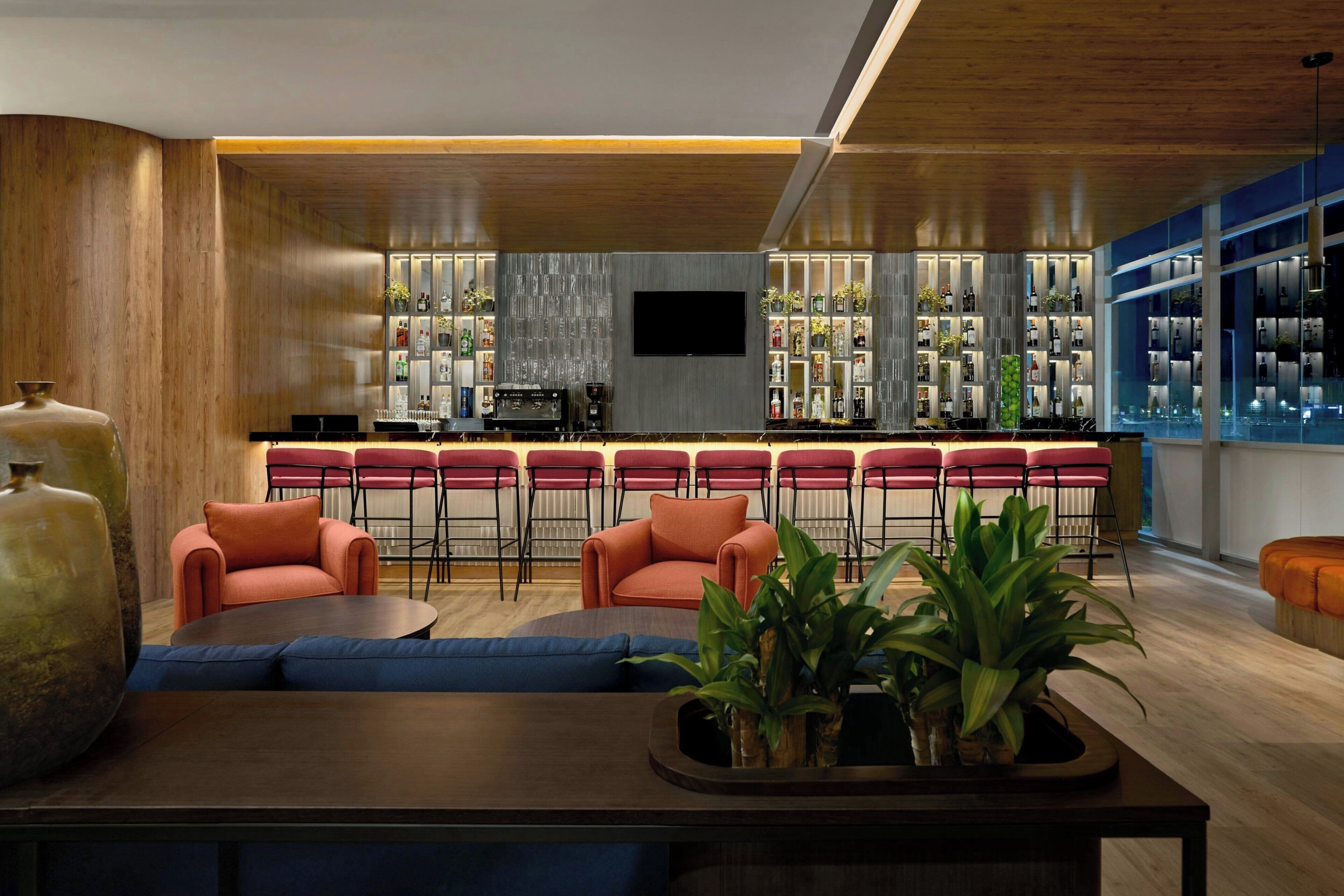 Bar (trong khuôn viên)