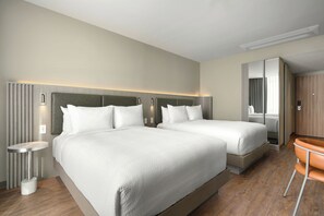 Executive Room, 2 Queen Beds, Mountain View | Hypo-allergenic bedding, minibar, in-room safe, desk - Courtyard By Marriott Quito Airport (Tababela)
