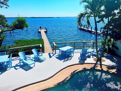 Anna Maria Waterfront Paradise, Pool, Kayaks, Bikes & Blocks to Beach & Shops