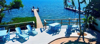 Anna Maria Waterfront Paradise, Pool, Kayaks, Bikes & Blocks to Beach & Shops