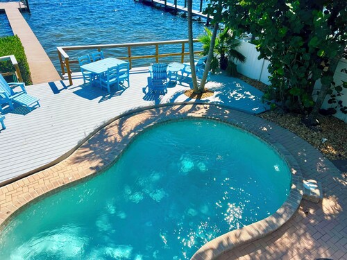 Anna Maria Waterfront Paradise, Pool, Kayaks, Bikes & Blocks to Beach & Shops