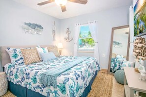 2 bedrooms, iron/ironing board, WiFi, bed sheets - Cozy Beach House in Marathon (Marathon)