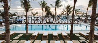 43' Classic Trawler 5 Star Resort Pools, Views, Dining Free Shuttle to Downtown