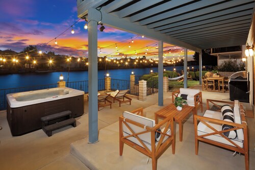 Lakeside Retreat Hot Tub, Fire Pit, 4BR/3BA