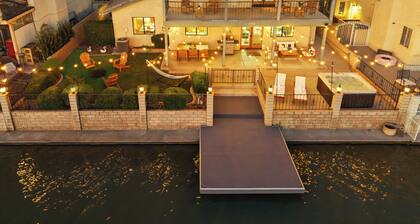 Lakeside Retreat Hot Tub, Fire Pit, 4BR/3BA