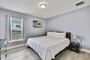 4 quartos, ferros/tábuas de passar roupa, Wi-Fi, roupa de cama