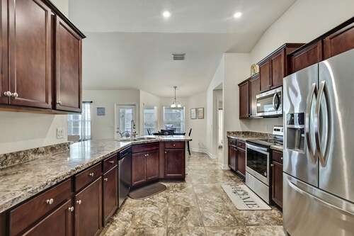 Weeki Wachee and Cabot 4Bd Pool Relaxation Escape