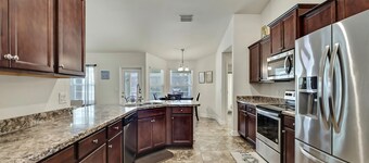 Weeki Wachee and Cabot 4Bd Pool Relaxation Escape