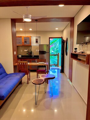 Romantic Apartment | Living area | Flat-screen TV - Paulo Diniz (Itacaré)