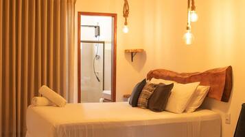 Deluxe Apartment | Iron/ironing board, free WiFi