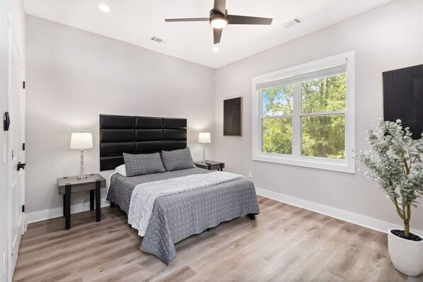 3 bedrooms, iron/ironing board, WiFi