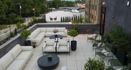 Luxury 1BR/1BA, 12 Mins to Broadway