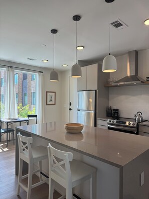 Private kitchen - Luxury 1BR/1BA, 12 Mins to Broadway (Nashville)