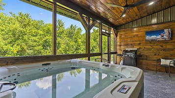 Bain à remous extérieur