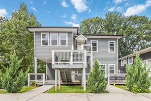 Exterior - Spacious Midtown Home Steps from Piedmont Park (Atlanta)