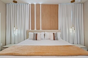 9 bedrooms, iron/ironing board, WiFi, bed sheets