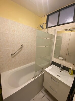 Handtücher, Toilettenpapier
