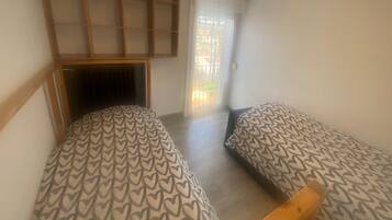 2 bedrooms, Internet, bed sheets