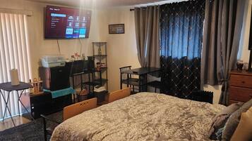 1 bedroom, free WiFi, bed sheets