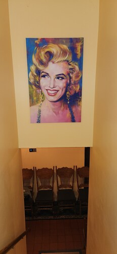  
Large Master Bedroom-320sq.ft. 
Queen Bed-55" TV
"Private Bathroom Connected"