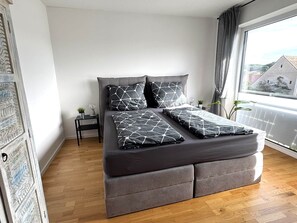 3 chambres, fer et planche à repasser, Wi-Fi gratuit, draps fournis