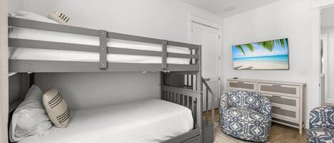4 habitaciones, escritorio, tabla de planchar con plancha y wifi gratis
