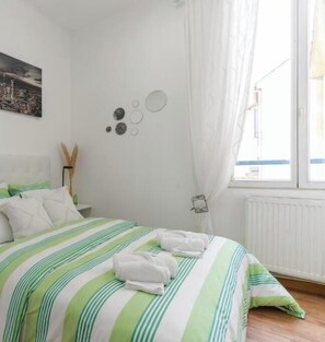 1 室のベッドルーム、アイロン / アイロン台、WiFi、ベッドシーツ