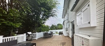 Ryder Cup House. Updated 4 BR home Located in Bethpage 1 mile from Golf course.
