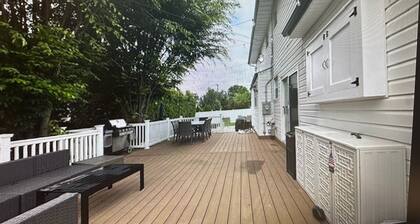 Ryder Cup House. Updated 4 BR home Located in Bethpage 1 mile from Golf course.