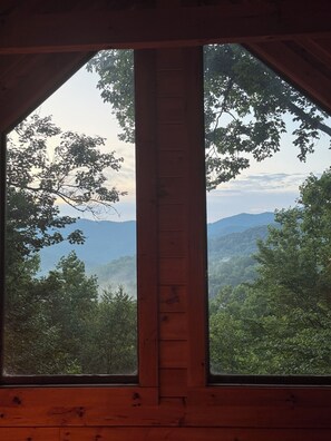 Interior - Bear Foot Heaven
Cabin Retreat in Ga Mountains (Hiawassee)