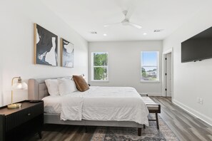 3 habitaciones, escritorio, tabla de planchar con plancha y wifi gratis 