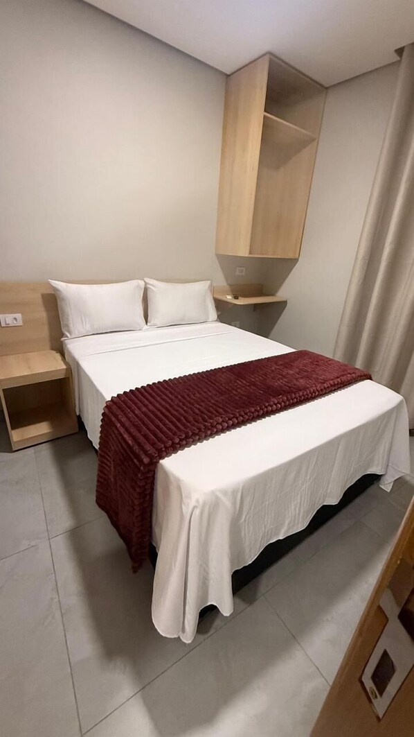 Single Room, City View | Desk, laptop workspace, free WiFi