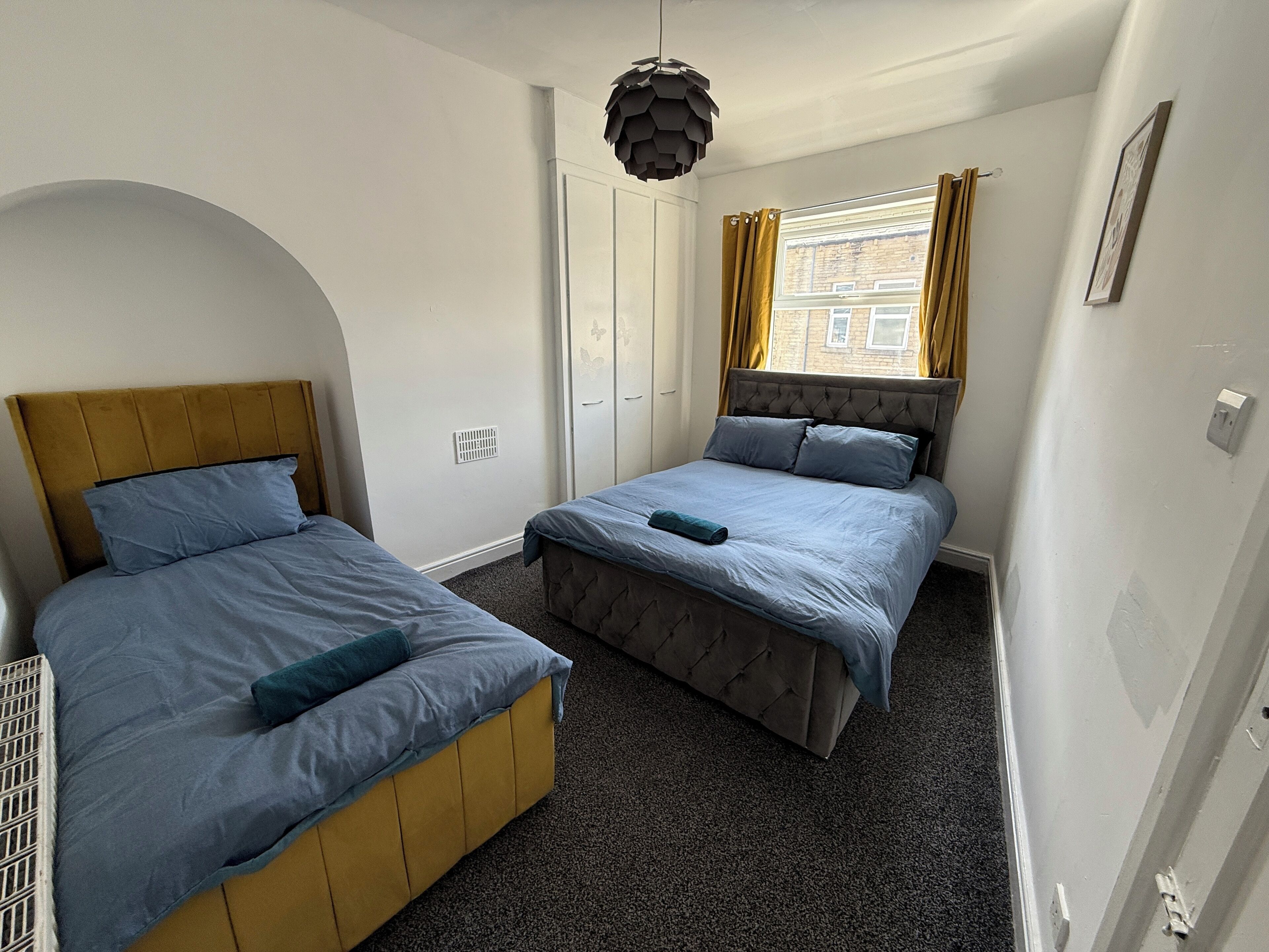 3 bedrooms, desk, iron/ironing board, free WiFi